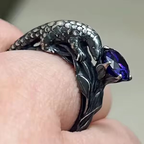 Finished piece for Pangolin ring