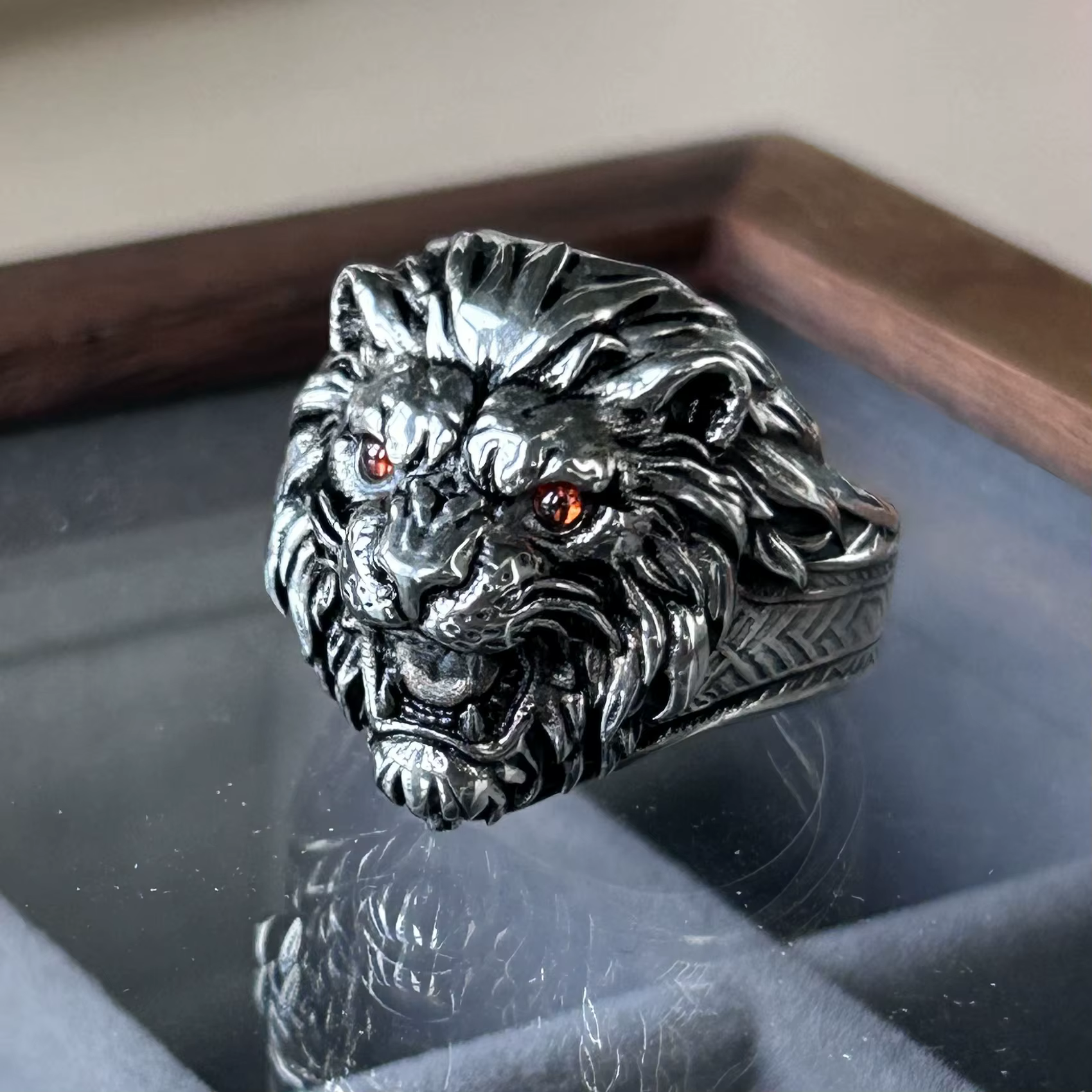 Finished piece for Lion ring
